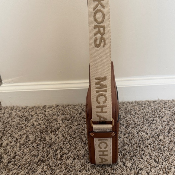Michael Kors Tan Messenger Bag - Picture 5 of 6